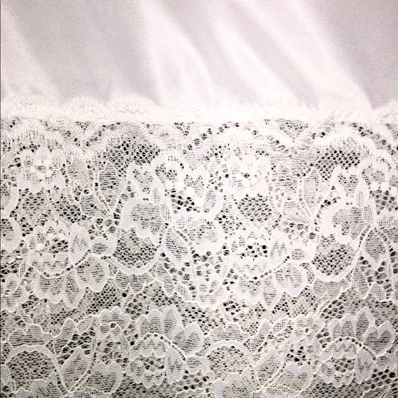 🦢Midnight White Satin & Lace Half Slip Small NWOT - Picture 2 of 5